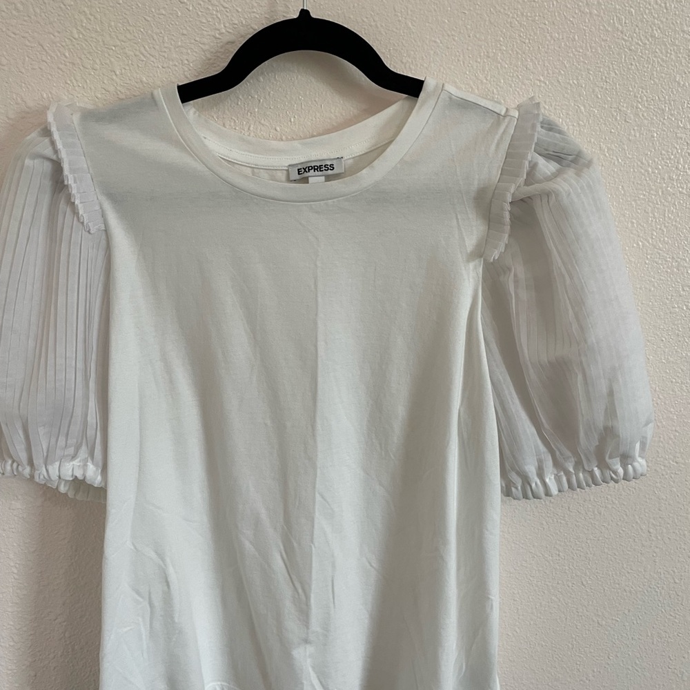 Express White Puff Sleeve t-shirt